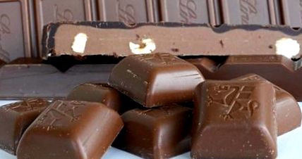 A csokoládé szív-egészségügyi előnyei)