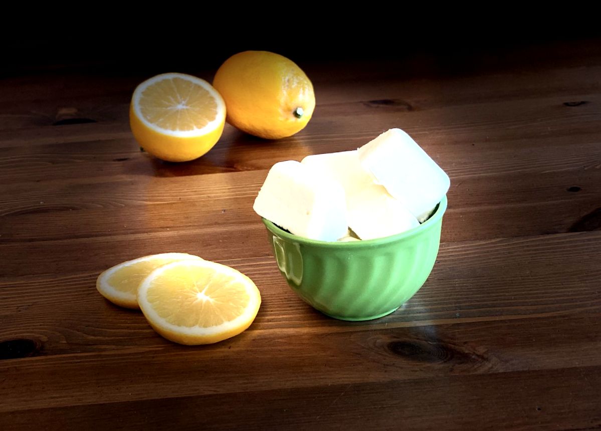 лимонним