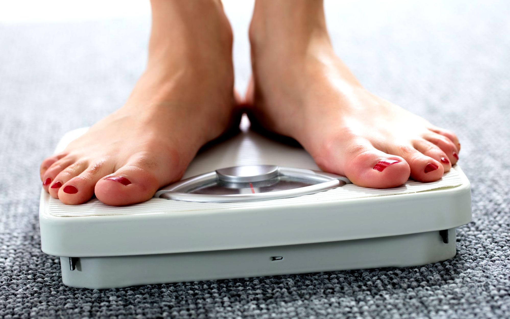 Hirtelen súlycsökkenés ok nélkül – Mi állhat a háttérben? | Diéta és Fitnesz
