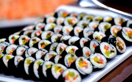 fogyás sushi tekercs)