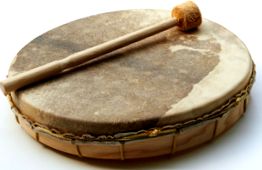 Церемониалният барабан - шамански шамански рамкови барабани