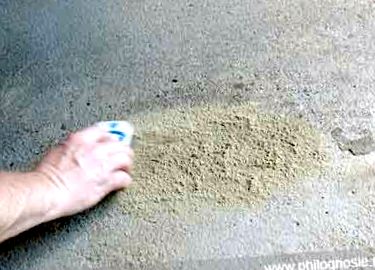 Olajfoltok eltávolítása a beton- és aszfaltfilozófiából