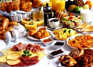 Ce este un mic dejun continental și ce alte tipuri de mic dejun există,  există răspunsuri aici