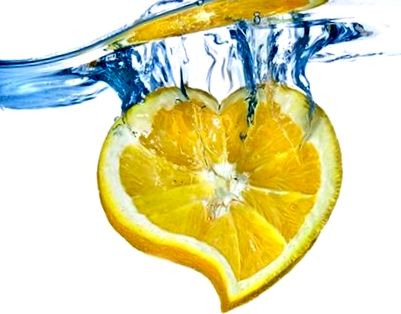méregtelenítő vizet citrommal
