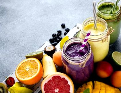 természetes gyümölcsleveken alapuló étrend