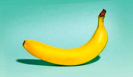 1 banán kalória)