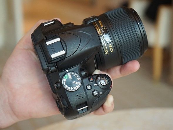 Презентація камери Nikon D3300 і об'єктива 35 мм F1.8G