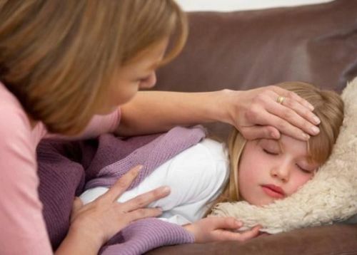 Як вилікувати ангіну без антибіотиків у дитини: поради як лікувати тонзиліт без антибіотиків