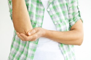 Durere în mână - 5 tratamente, ce să facă în cazul în care o mână în gât
