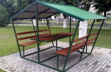 Mobilier de grădină cu mâinile lor din materiale de resturi