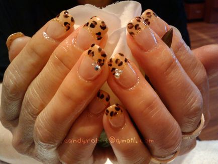 Cifrele de pe unghii leopard