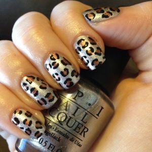 Cifrele de pe unghii leopard