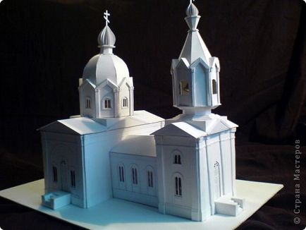 Biserica din hârtie cu propriile mâini