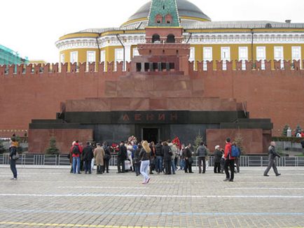 Lenin în mausoleu