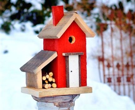 Birdhouse cu desenul lor mâini