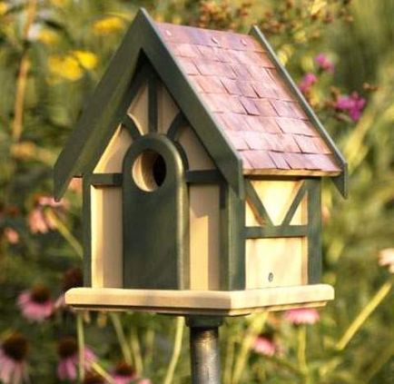 Birdhouse cu desenul lor mâini Birdhouse cu desenul lor mâini