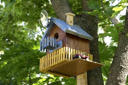 Birdhouse cu desenul lor mâini