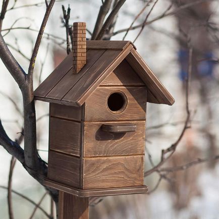 Birdhouse cu desenul lor mâini Birdhouse cu desenul lor mâini
