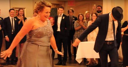 Danseaza cu mama mea la nunta