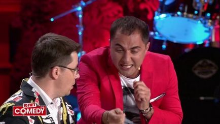 A se vedea «club de comedie»