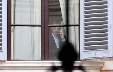 Ce e în neregulă cu Berlusconi Ce e în neregulă cu Berlusconi