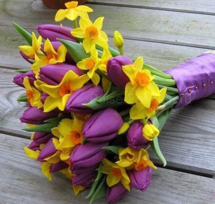 Buchet cu lalele Buchet cu lalele