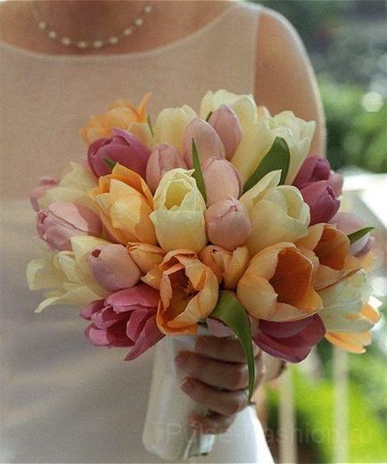 Buchet cu lalele Buchet cu lalele