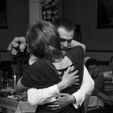 Danseaza cu mama mea la nunta Danseaza cu mama mea la nunta