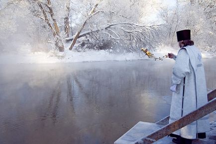 19 ianuarie - Botezul lui Hristos cum să sărbătorească și cum să înoate la botez