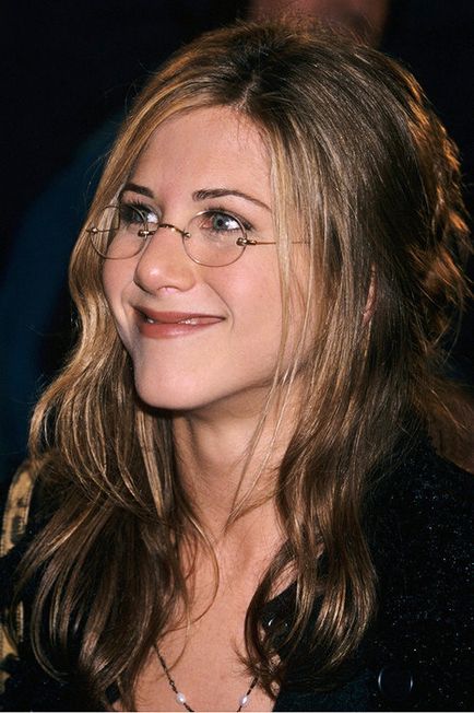 Beauty-evoluția Jennifer Aniston, revista cosmopolită