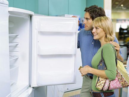 Spălarea în interiorul frigider pentru a elimina mirosul, pentru spălare, foto, video