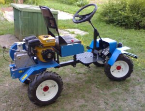 Ce este un adaptor pentru mersul pe jos tractor, cum să facă echipament cu propriile lor mâini