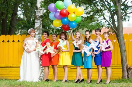 Culori si stiluri de rochii frumoase pentru domnisoarele de onoare 2017