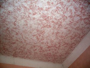 Tencuiala decorativa pe tavan - nuanțele aplicației
