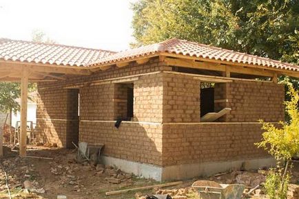 construcții ecologice și casa de materiale pure