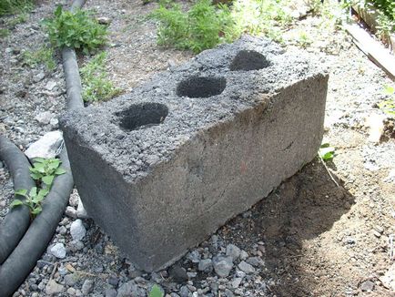 Producția de blocuri de beton de mașini și cu mâinile sale, utilaje pentru constructii self-made și de perete