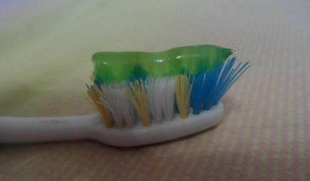 Care cele mai bune albire pasta de dinti pentru dinti sensibili, fara fluor, cu fluor
