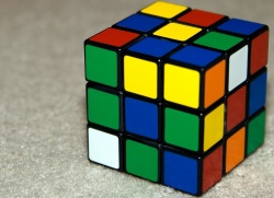 Cum de a asambla rapid un cub Rubik-