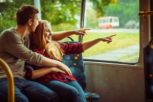 Cât de ușor să se familiarizeze cu fata de pe autobuz, metrou sau autobuz
