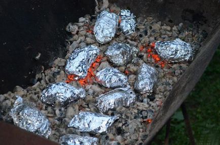 Cum de a găti cartofi pe cărbunii
