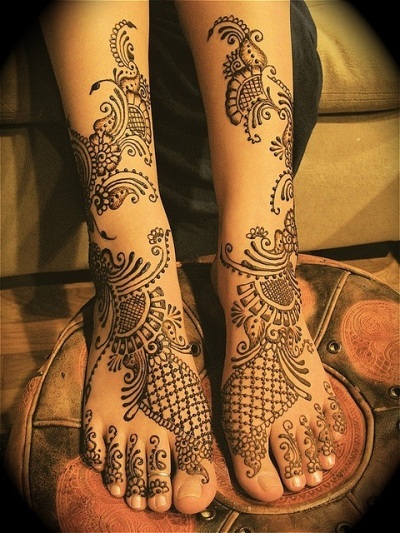 Cum să atragă secretele henna aplicarea tatuaje temporare