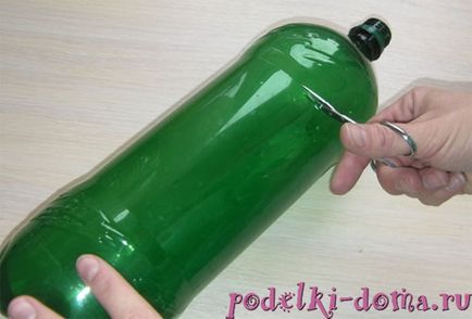 Cum sa faci o vaza dintr-o sticlă de plastic (clasa de master), o cutie de idei și ateliere