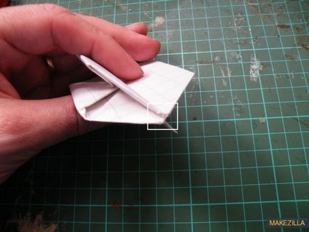 Cum sa faci o bombă de apă dintr-o hârtie