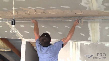 Deoarece plafonul tencuiala cu mâinile pentru a alinia tencuiala decorativa pentru pictura (video)