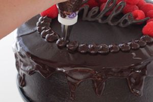 Cum de a decora un tort cu ciocolată