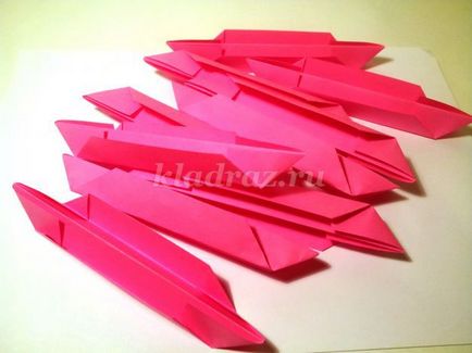 Lotus în tehnica origami cu propriile sale mâini