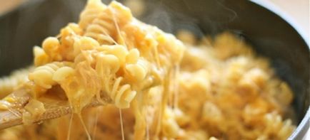 Macaroane cu brânză în cuptor