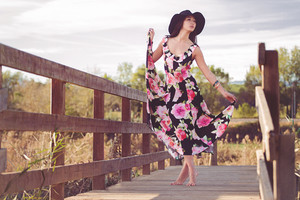 Rochie la modă cu imprimeu floral ce sa poarte - femeie s zi