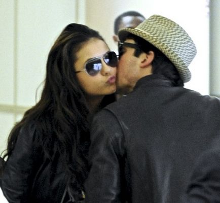 Nina Dobrev și Ian Somerhalder poveste de dragoste