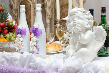 Nunta original, într-o culoare violet sau lucruri mici pentru a ajuta la a face celebrarea ta un luminos și
